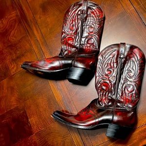 Western boot. Size 12.  14” tall